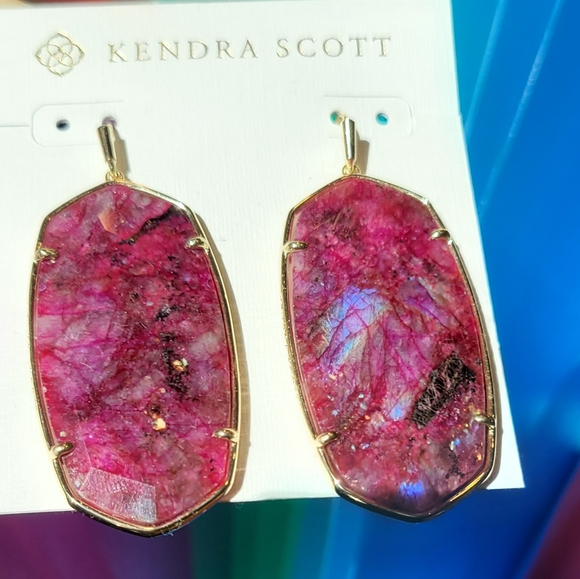 Kendra Scott Faceted Danielle Earrings Raspberry Labradorite in Gold - Picture 5 of 14